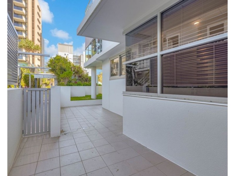 102/215 Boundary Street, Rainbow Bay QLD 4225