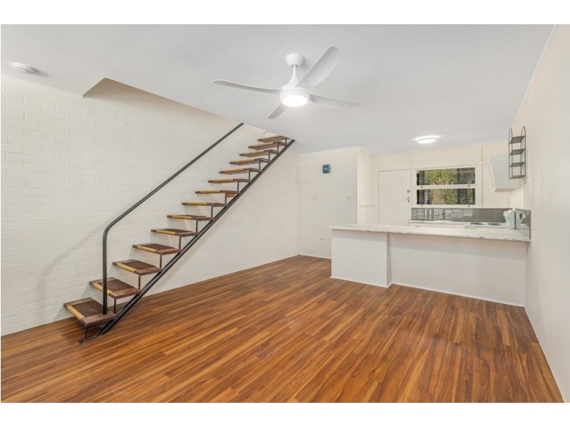 2/74 Pacific Parade, Bilinga QLD 4225