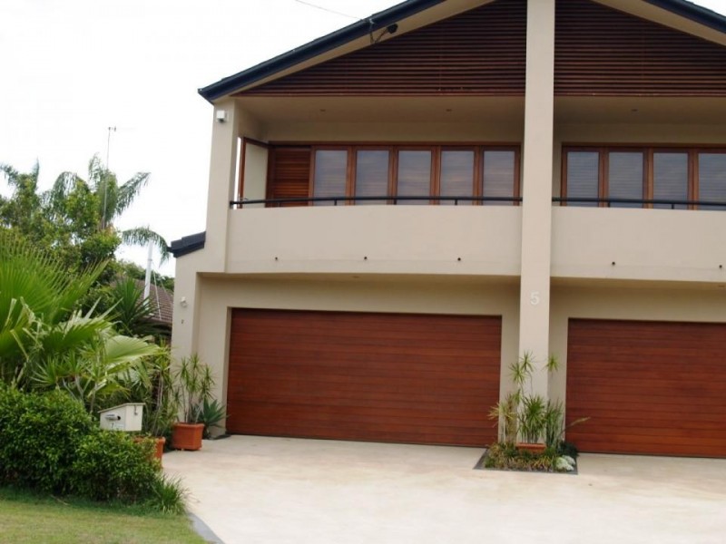 2/5 Bali Ave, Palm Beach QLD 4221