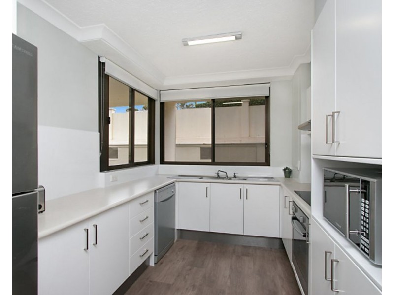 4/3 Eden Avenue, Coolangatta QLD 4225