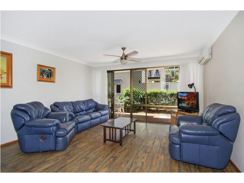 2/7 Eden Avenue, Rainbow Bay QLD 4225