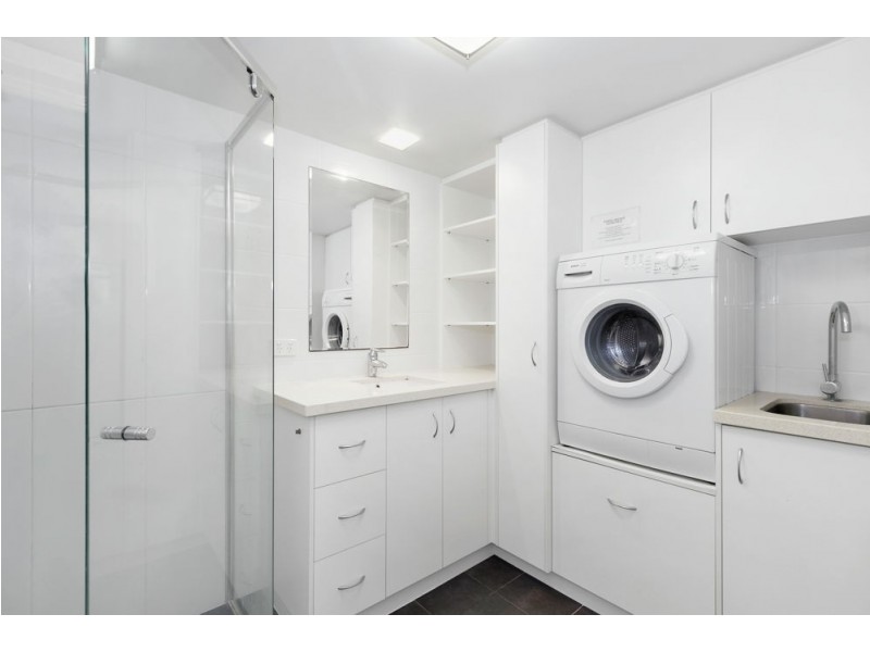 2/7 Eden Avenue, Rainbow Bay QLD 4225