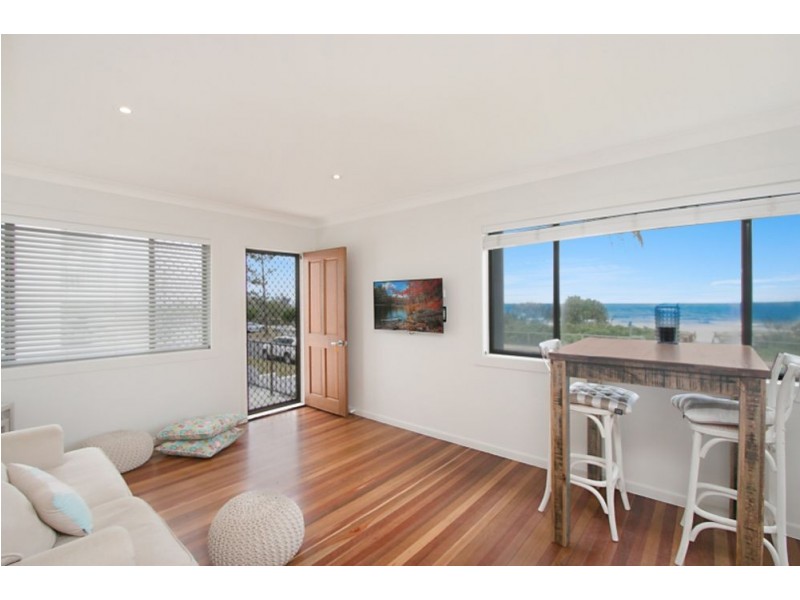 2/204 Pacific Parade, Bilinga QLD 4225