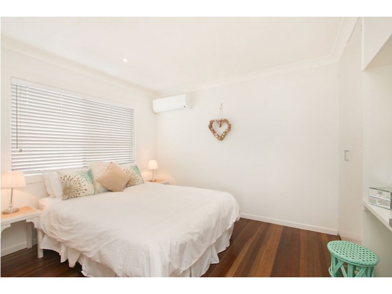 2/204 Pacific Parade, Bilinga QLD 4225