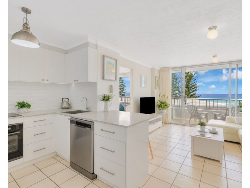 8/5 Ward Street, Rainbow Bay QLD 4225