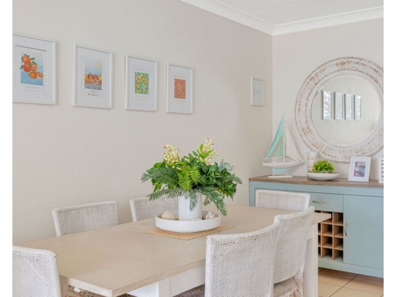 8/5 Ward Street, Rainbow Bay QLD 4225