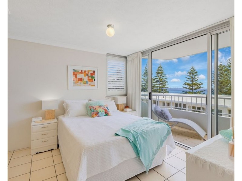 8/5 Ward Street, Rainbow Bay QLD 4225