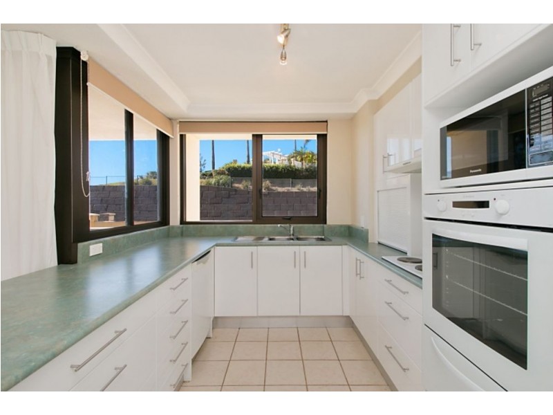 6/3 Eden Avenue, Rainbow Bay QLD 4225