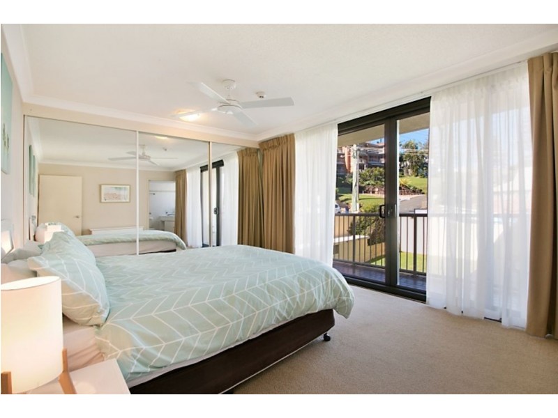 6/3 Eden Avenue, Rainbow Bay QLD 4225