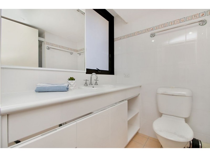 6/3 Eden Avenue, Rainbow Bay QLD 4225