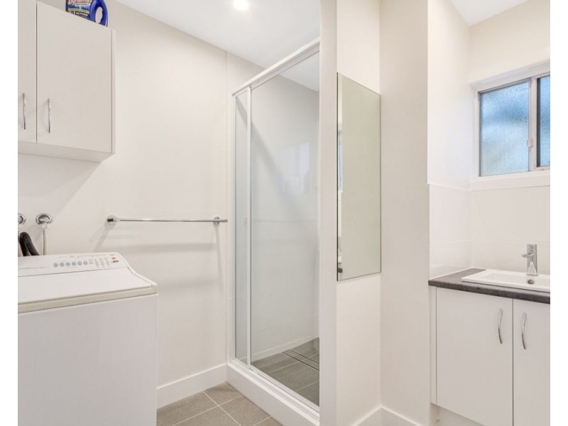 4/26b Eden Avenue “Rainbow Regis”, Coolangatta QLD 4225