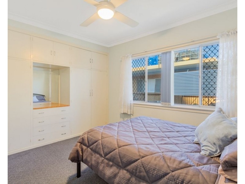 4/26b Eden Avenue “Rainbow Regis”, Coolangatta QLD 4225