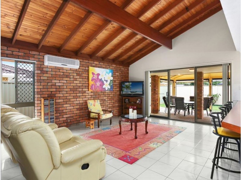 23 Damson Place, Elanora QLD 4221