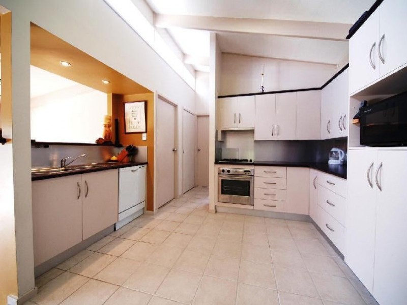 68 Peninsula Dr, Bilambil Heights NSW 2486