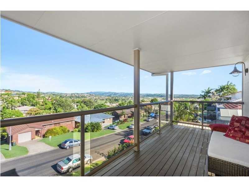 6 St Andrews Way, Banora Point NSW 2486