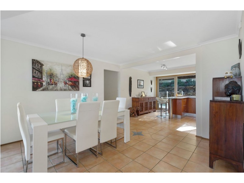 6 St Andrews Way, Banora Point NSW 2486