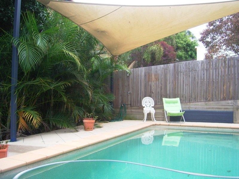 2/80 Mclean Street, Coolangatta QLD 4225