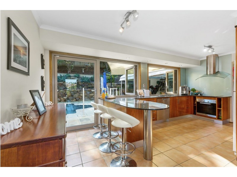 6 St Andrews Way, Banora Point NSW 2486