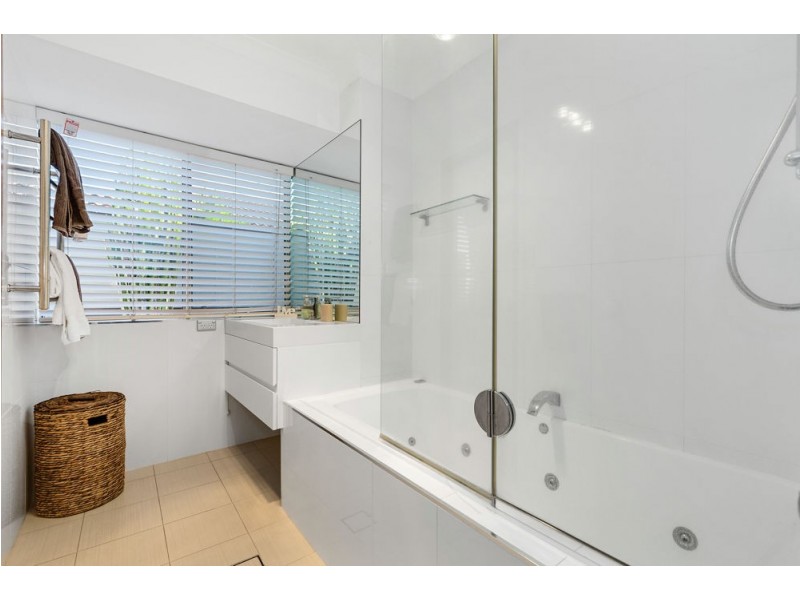 6 St Andrews Way, Banora Point NSW 2486