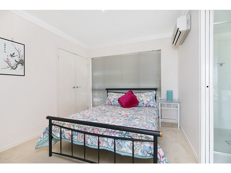 1/21 Petrie Street, Rainbow Bay QLD 4225