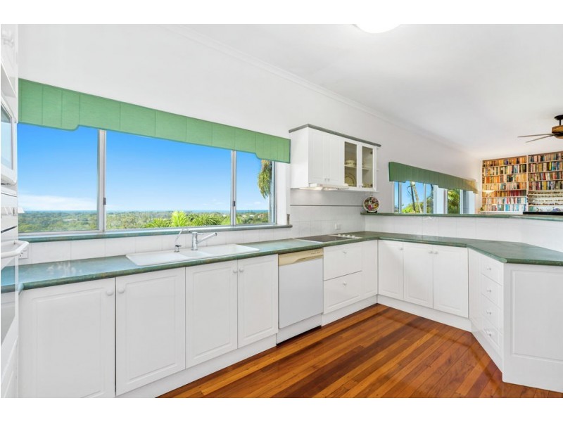 4 Dolphin Place, Banora Point NSW 2486