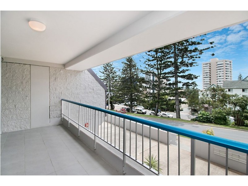 2/22 Boundary Street, Rainbow Bay QLD 4225