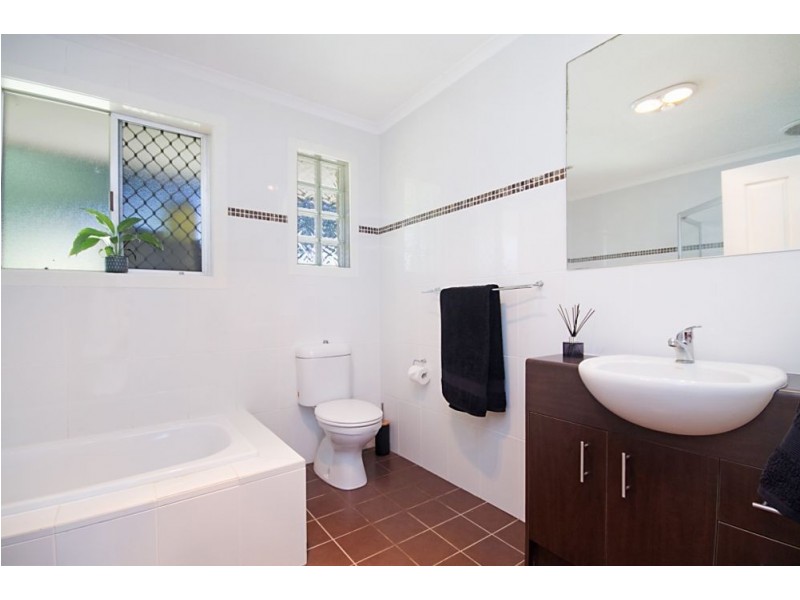 14 Laura Street, Banora Point NSW 2486