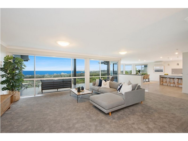10 Bob Barnard Drive, Tugun QLD 4224