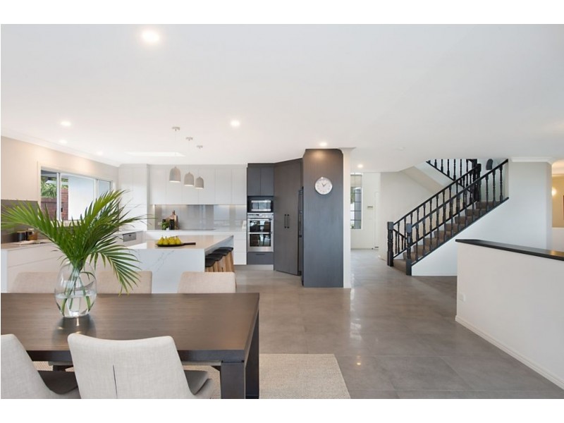 10 Bob Barnard Drive, Tugun QLD 4224