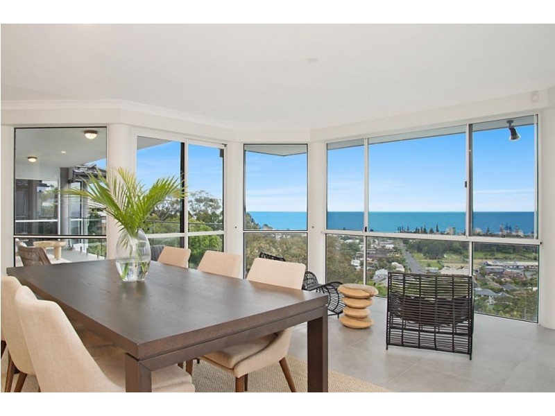 10 Bob Barnard Drive, Tugun QLD 4224