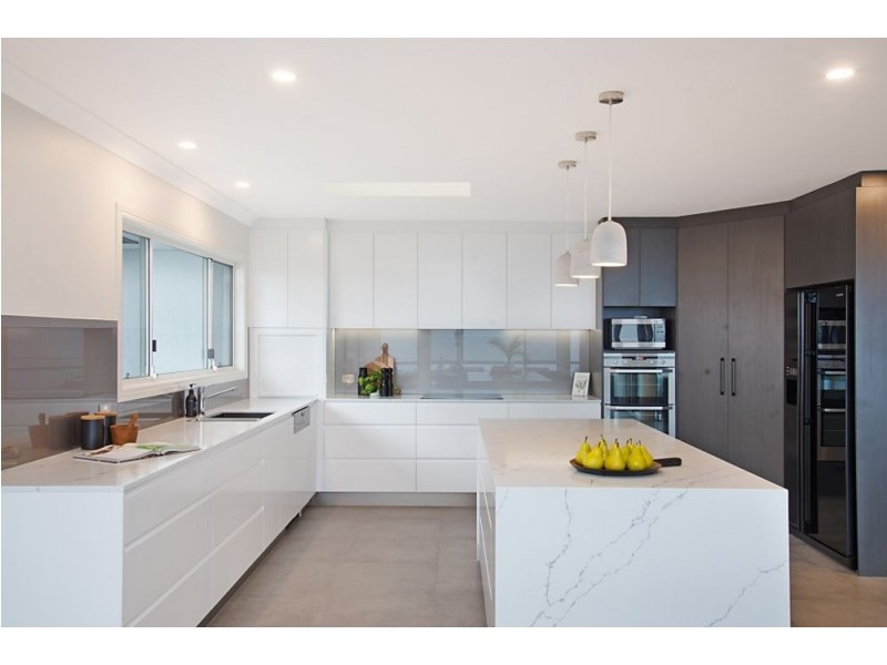 10 Bob Barnard Drive, Tugun QLD 4224