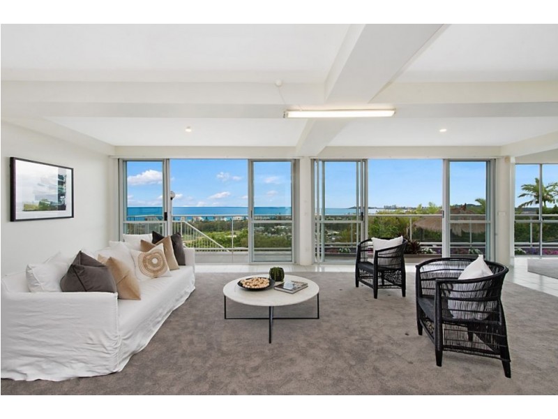 10 Bob Barnard Drive, Tugun QLD 4224