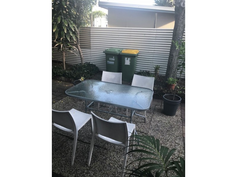 2/90 Palm Beach Avenue, Palm Beach QLD 4221