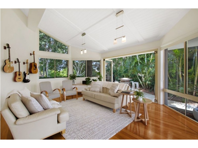 108 Dunlin Drive, Burleigh Waters QLD 4220