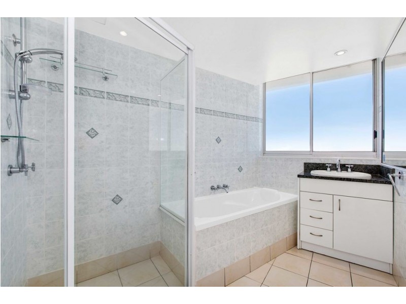 40/180 Marine Parade, Coolangatta QLD 4225