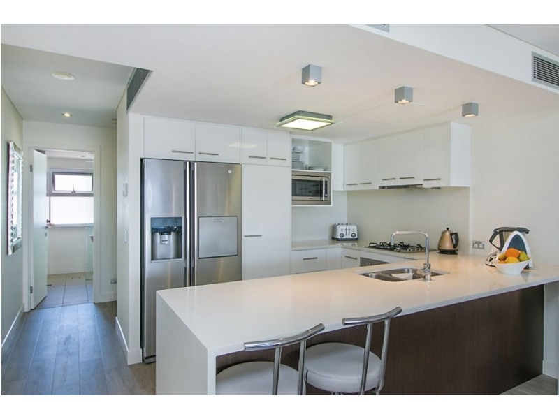 701/215 Boundary Street, Coolangatta QLD 4225