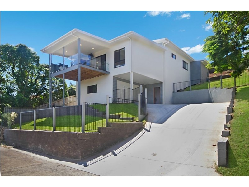 31 St Andrews Way, Banora Point NSW 2486