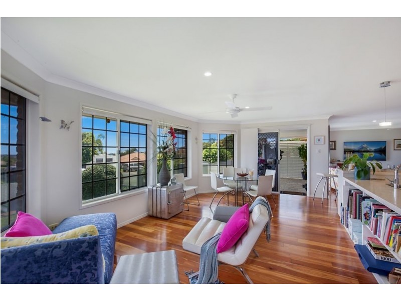 15 Dundee Drive, Banora Point NSW 2486