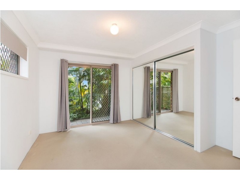 1/131 Golden Four Drive, Bilinga QLD 4225