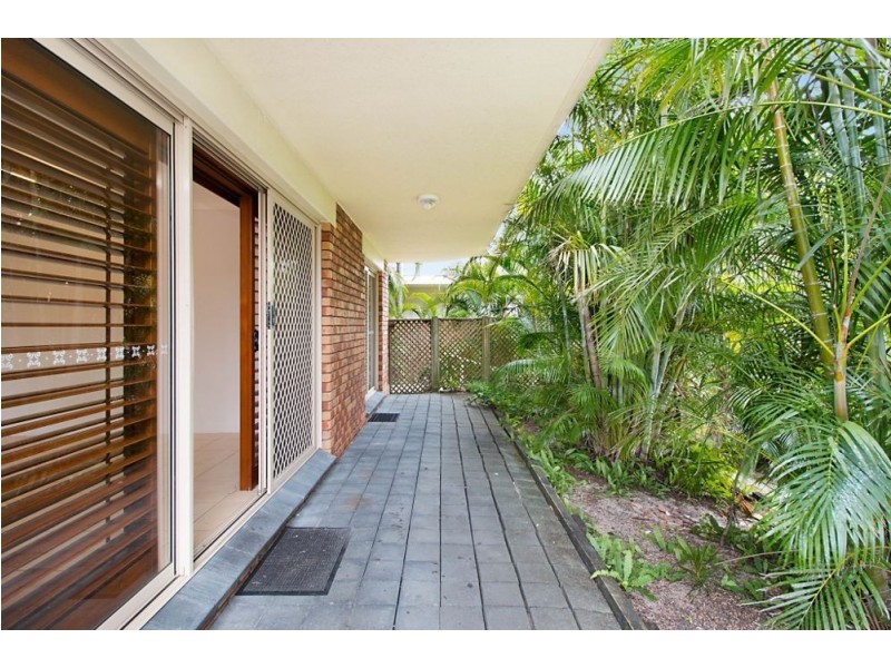 1/131 Golden Four Drive, Bilinga QLD 4225