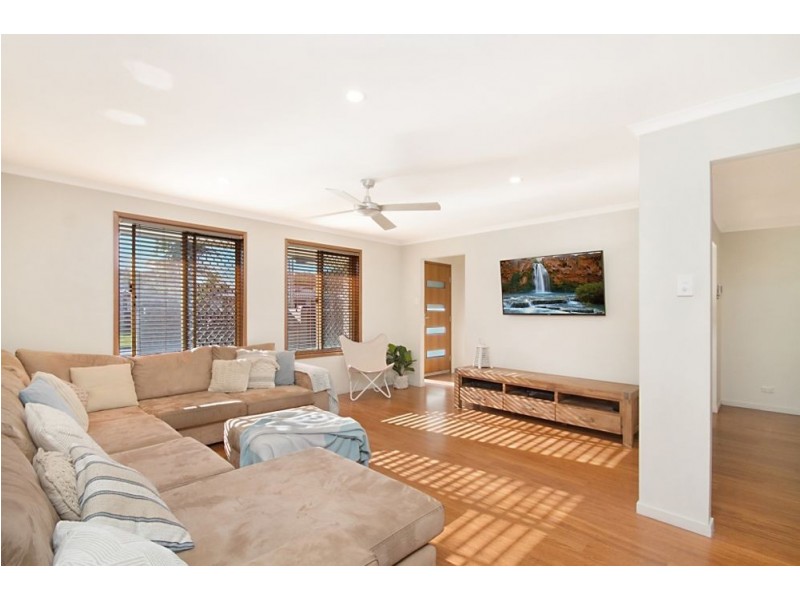 6 Roker Drive, Currumbin Waters QLD 4223