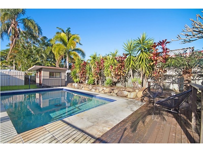 6 Roker Drive, Currumbin Waters QLD 4223