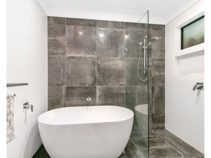 7 Seaview Road, Banora Point NSW 2486