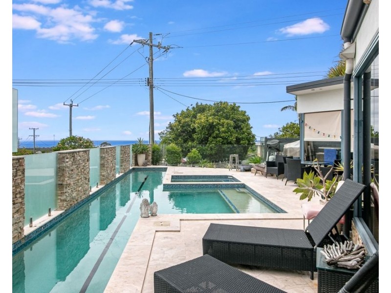 7 Seaview Road, Banora Point NSW 2486