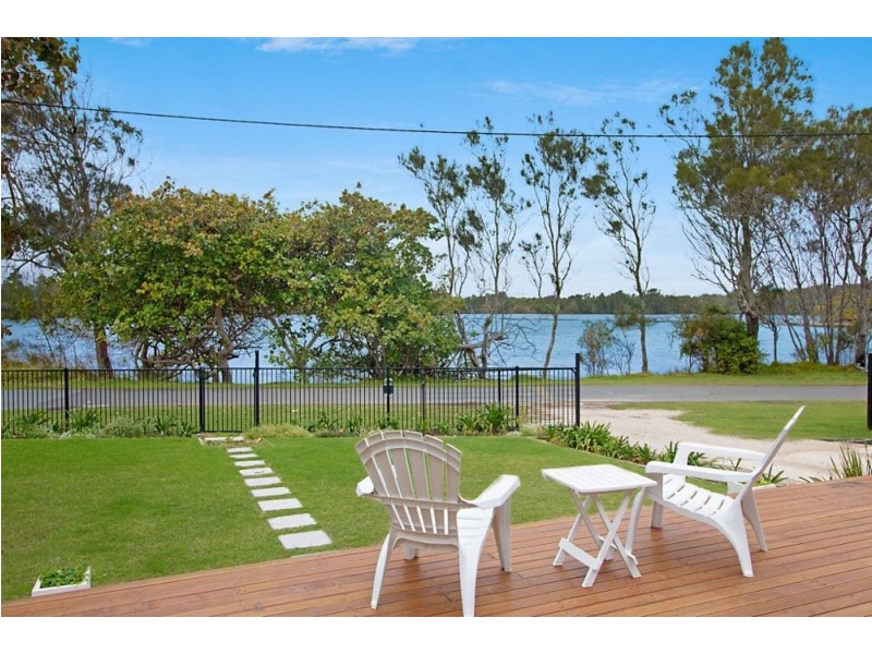 13 Wommin Lake Crescent, Fingal Head NSW 2487