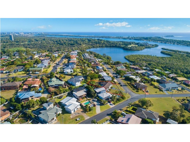9 Seaview Road, Banora Point NSW 2486