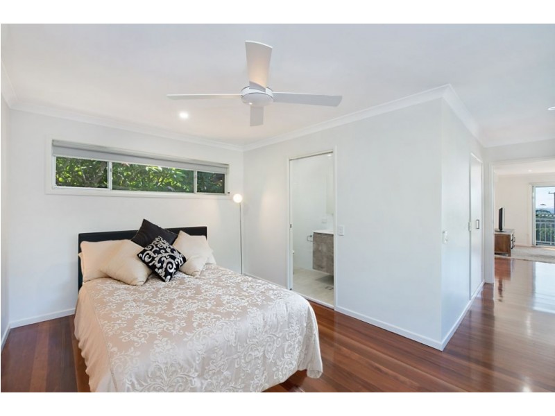 9 Seaview Road, Banora Point NSW 2486