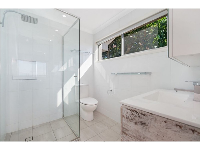 9 Seaview Road, Banora Point NSW 2486