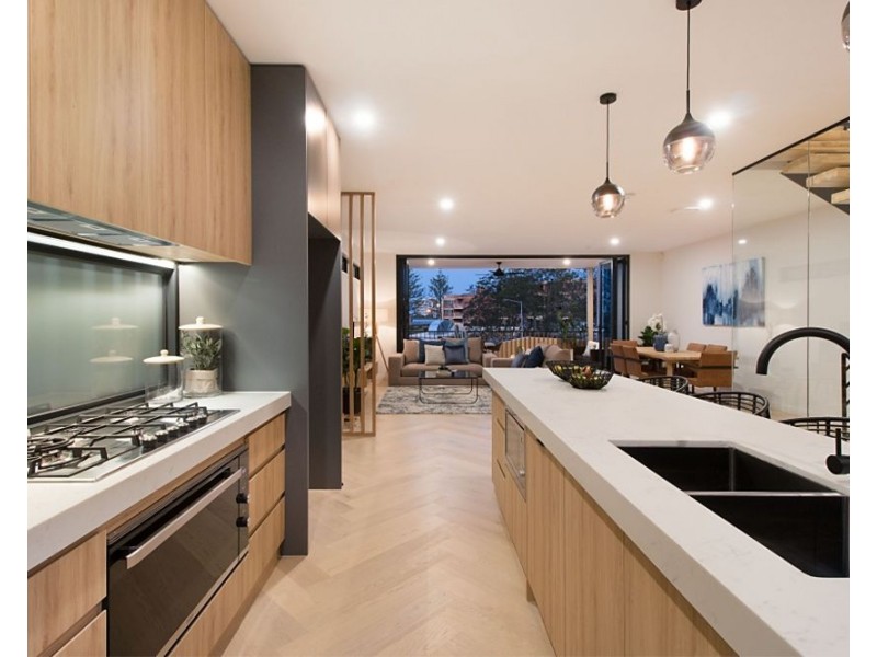 2/33 Garrick Street, Coolangatta QLD 4225