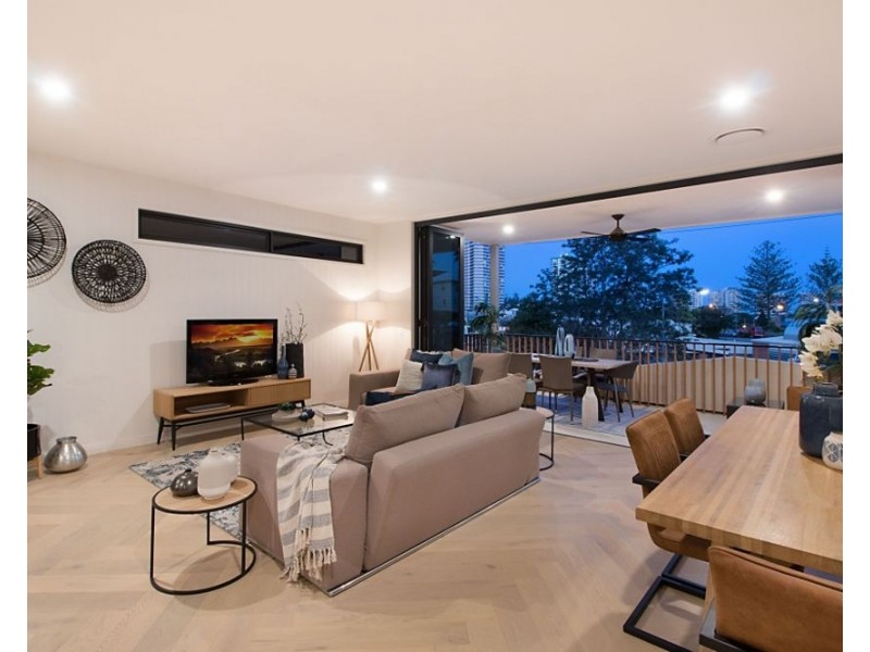 2/33 Garrick Street, Coolangatta QLD 4225